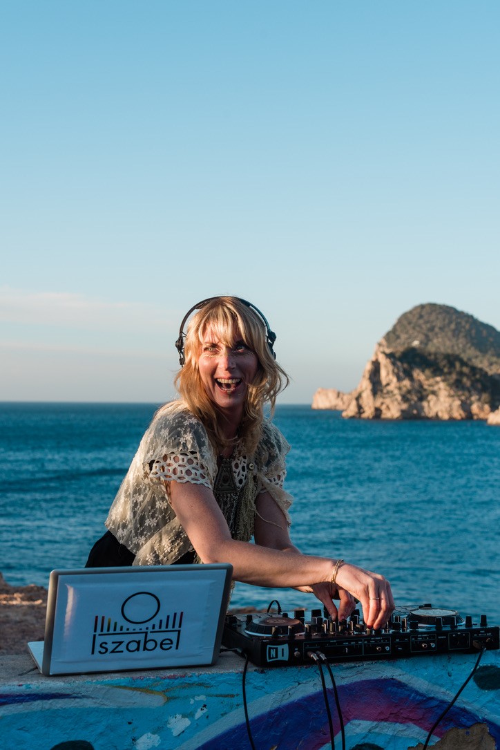 Episode 178:  Iszabel Fairbairn:  Movement Medicine/Ecstatic Dance/Sound Therapy/The 