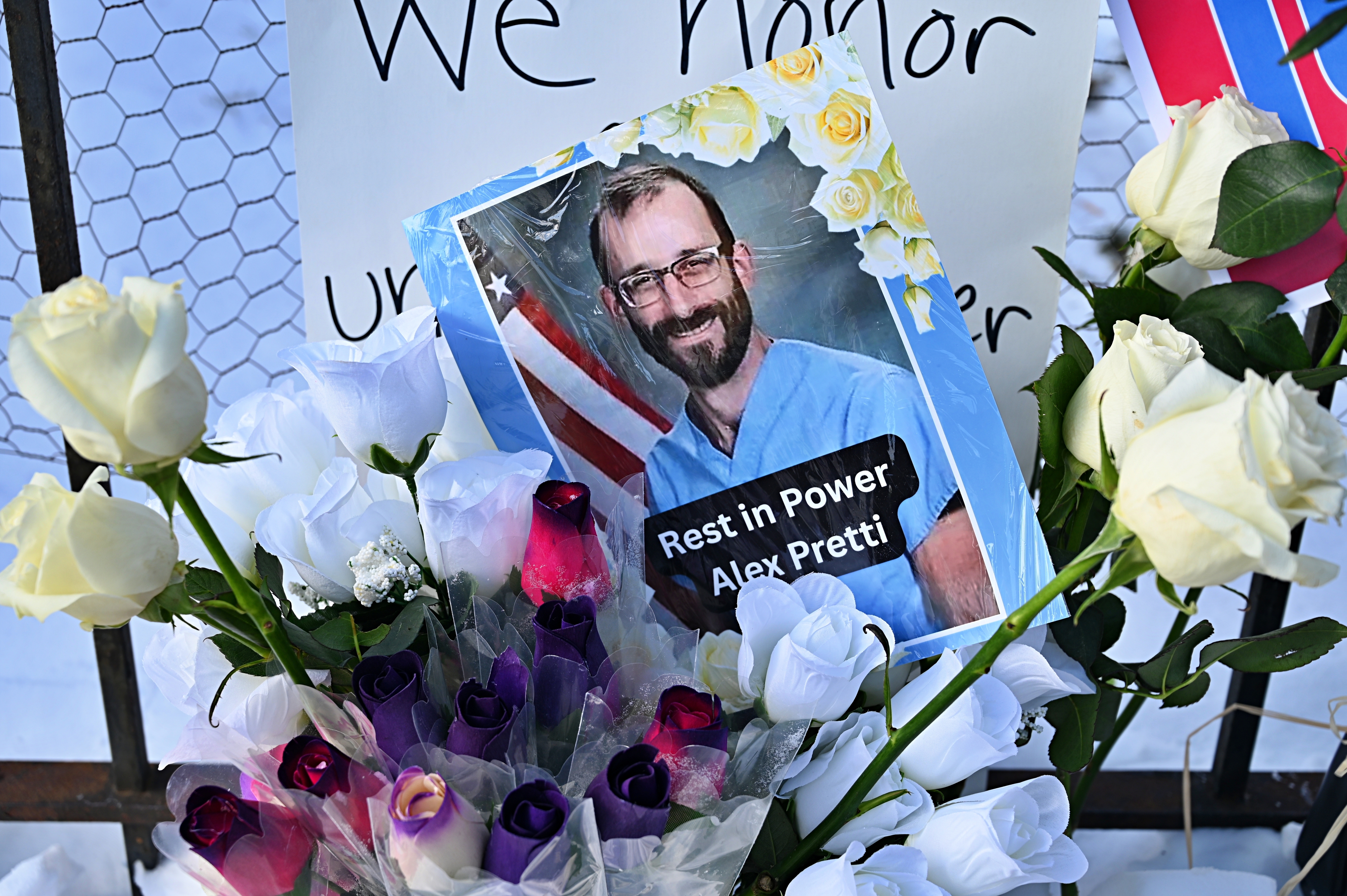 Largest nurses union calls to abolish ICE after Alex Pretti killing