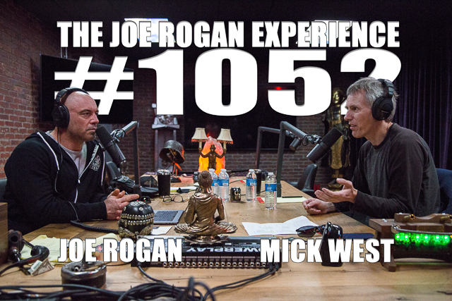 Joe Rogan tries to convince a visibly uninterested Neil deGrasse