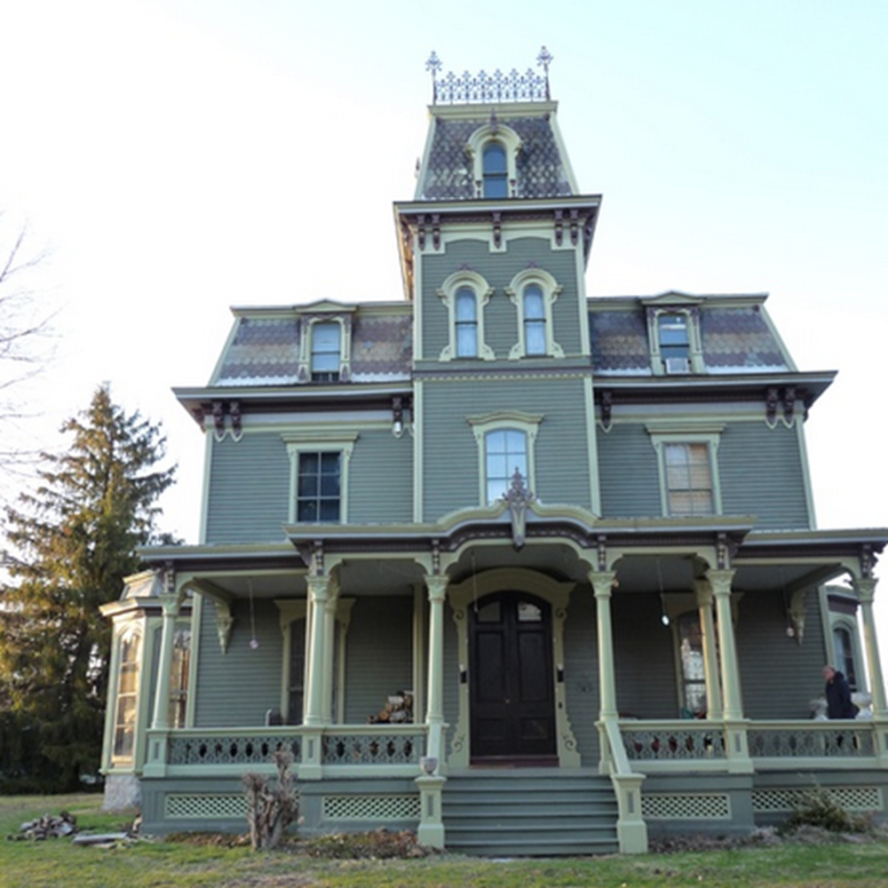 History Goes Bump: Ghost Tours For The Mind