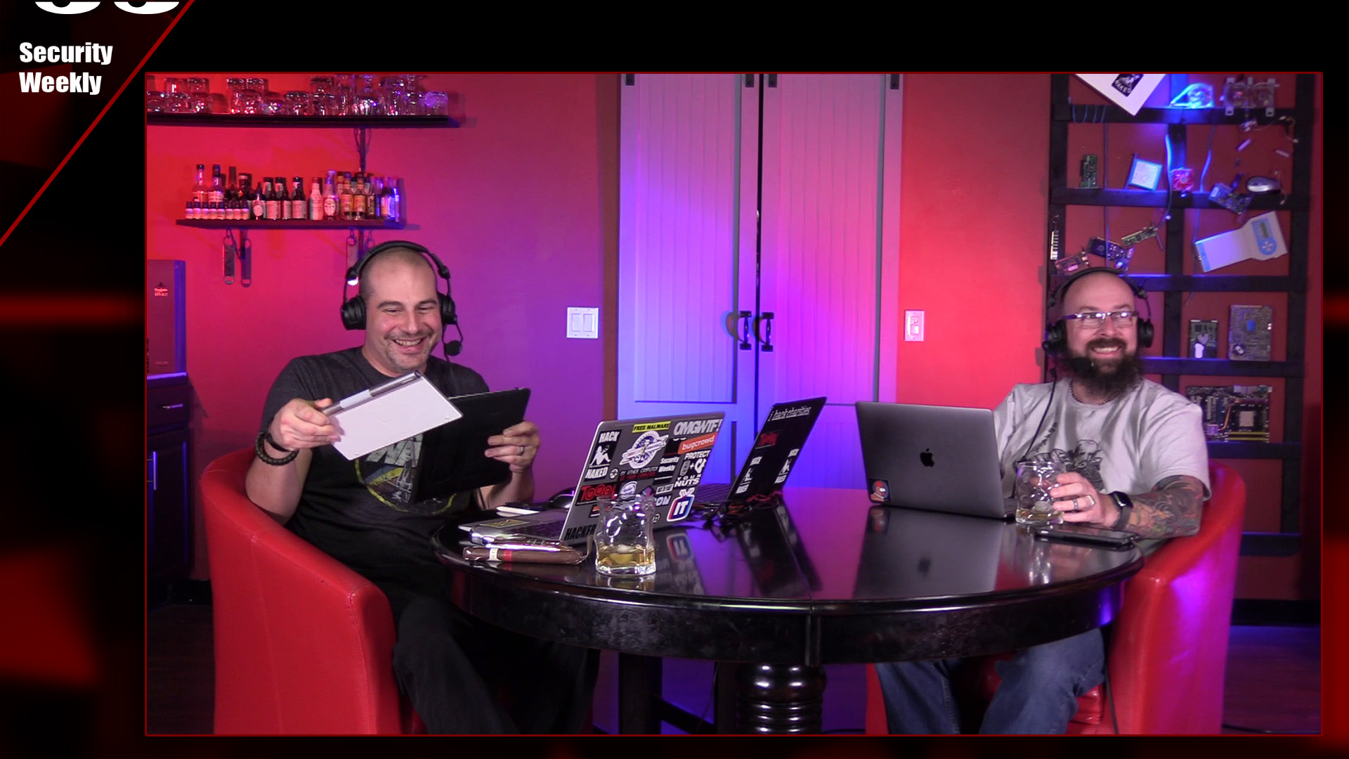 Apache, Dirty Cow, & Edge - Paul's Security Weekly #582
