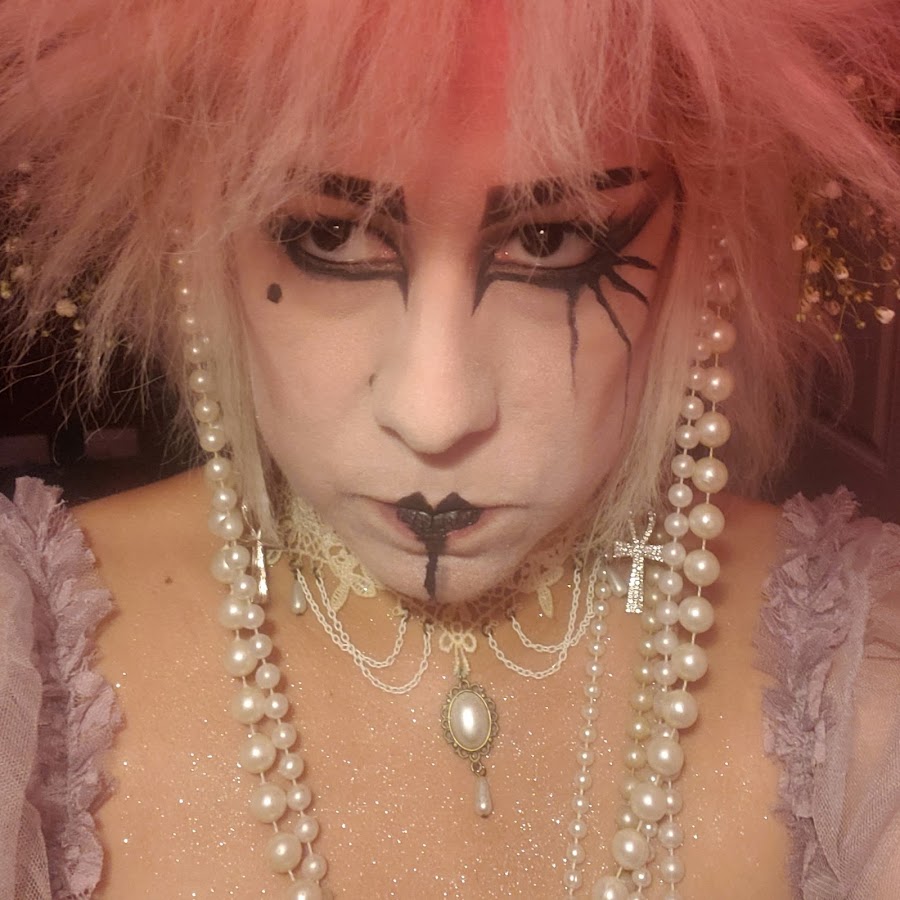 Goth Drama: An Interview with Veronika Sorrow