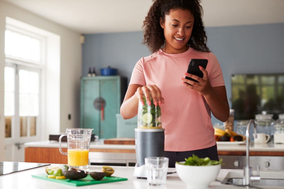 Episode 382: Q+A - How Do You Know If You’re In a Caloric Deficit If You’re Not Tracking Calories?