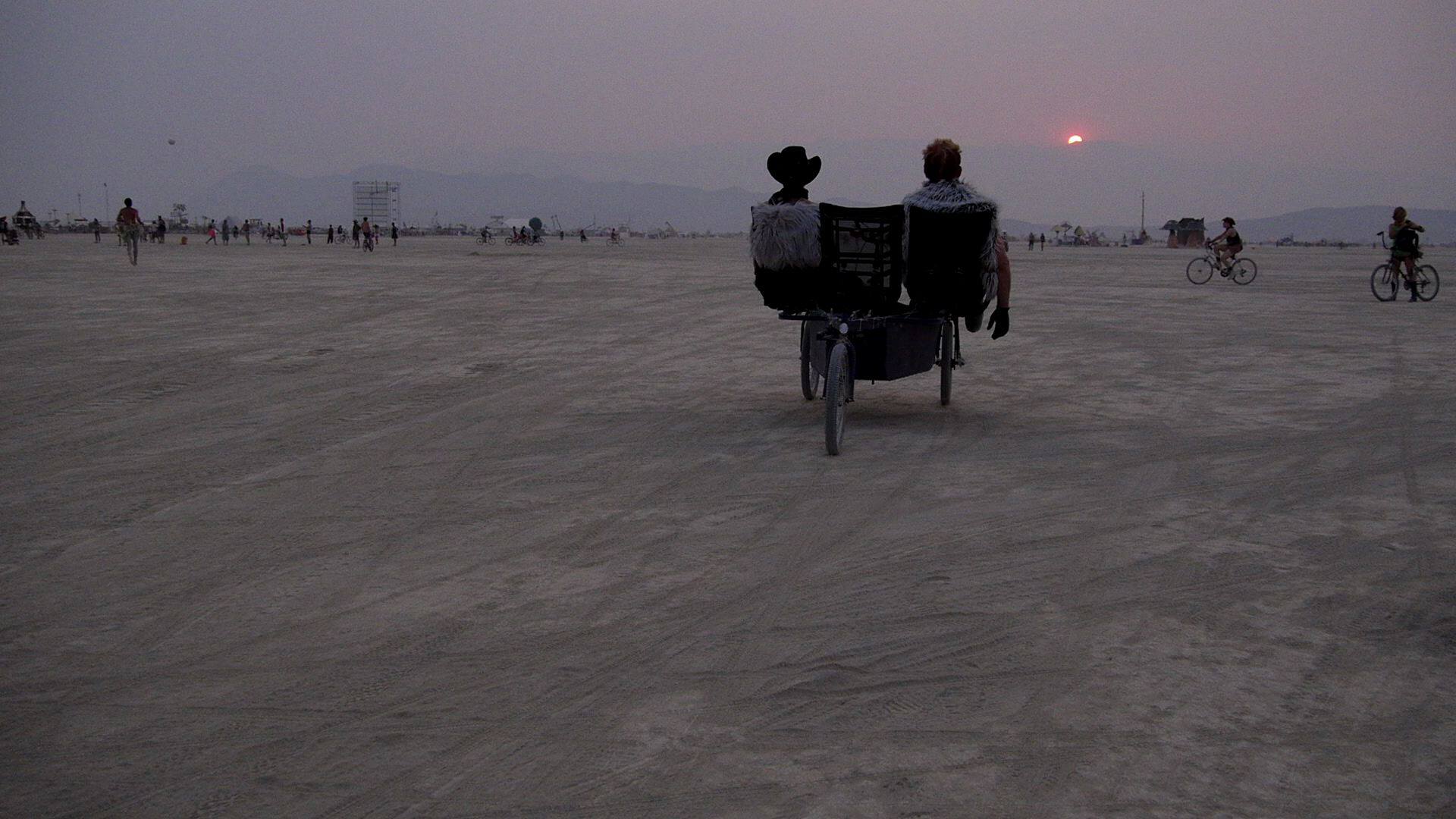 S03 E16 - Guerrillas in the Dust