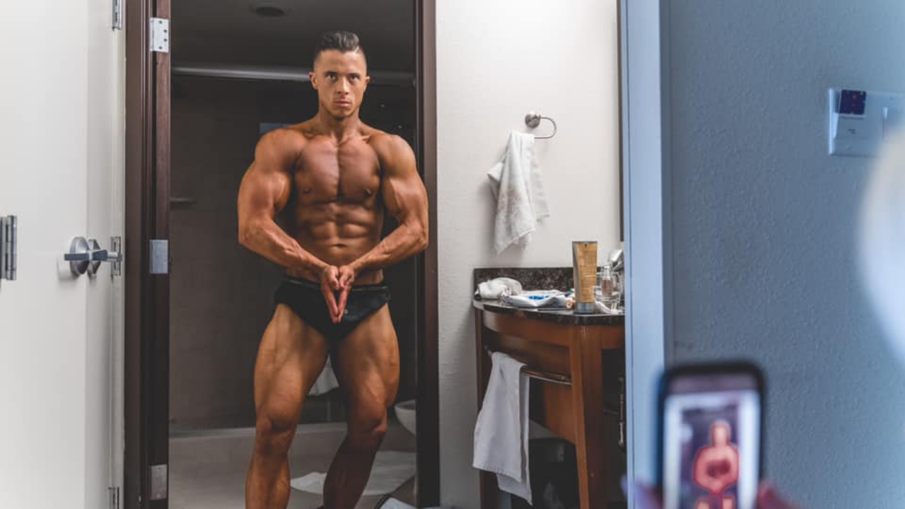 Ep 223: Nick Wright on his Bodybuilding Prep and Struggle with Binge Eating