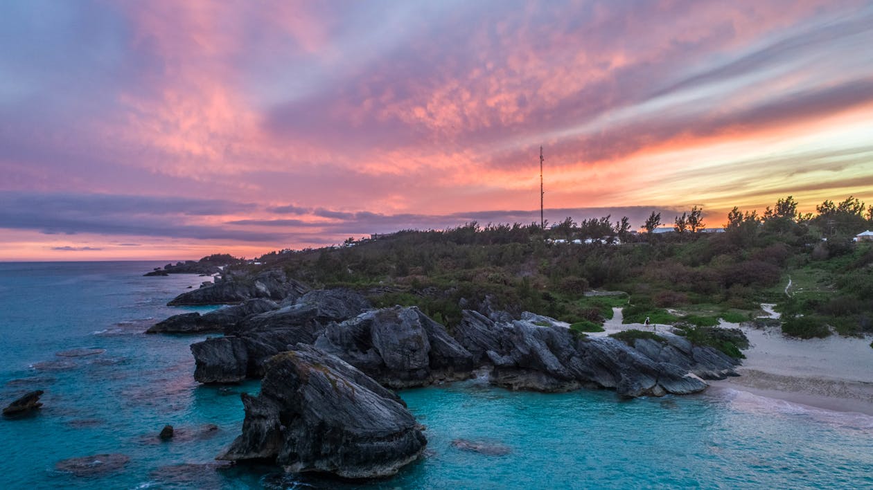 Episode 35- Sailing Across: The How-To Guide for a Transatlantic with a Bermuda Pause
