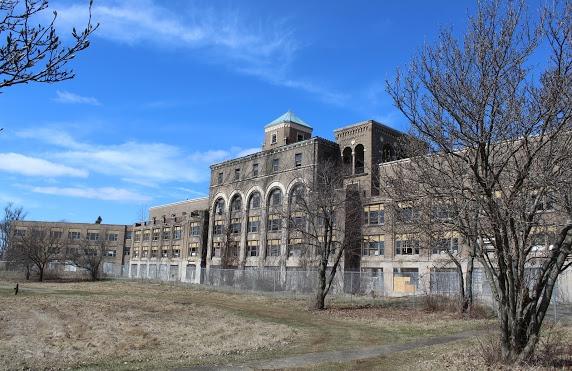 Ep. 379 - Molly Stark Sanatorium