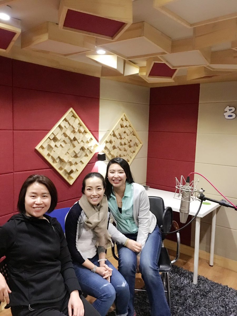 cover of episode Wǒ Men Podcast: From a Chinese Military Officer to a Feminist