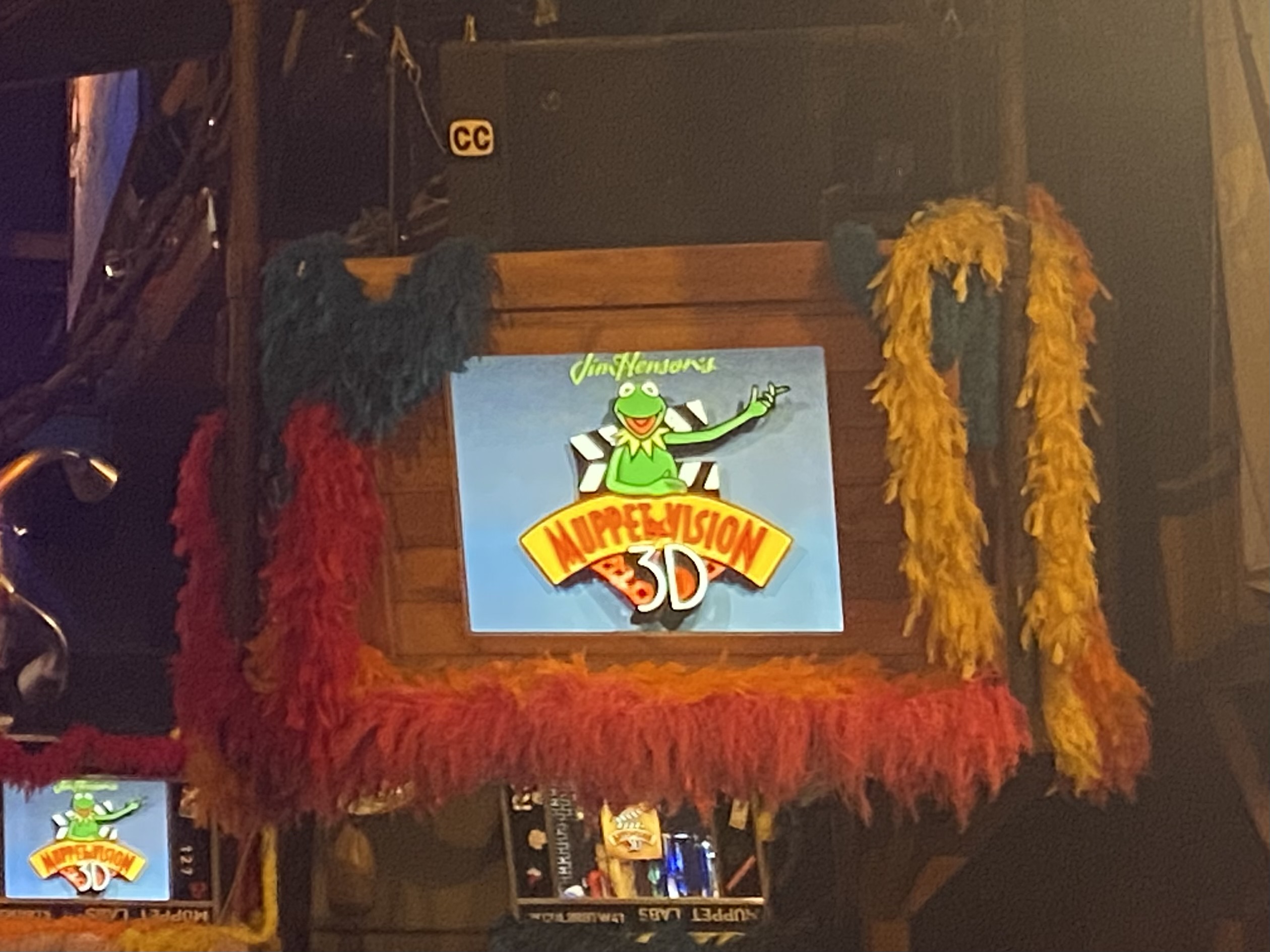 The Dillo\'s Diz Podcast (feat. Theme Park Thursday)
