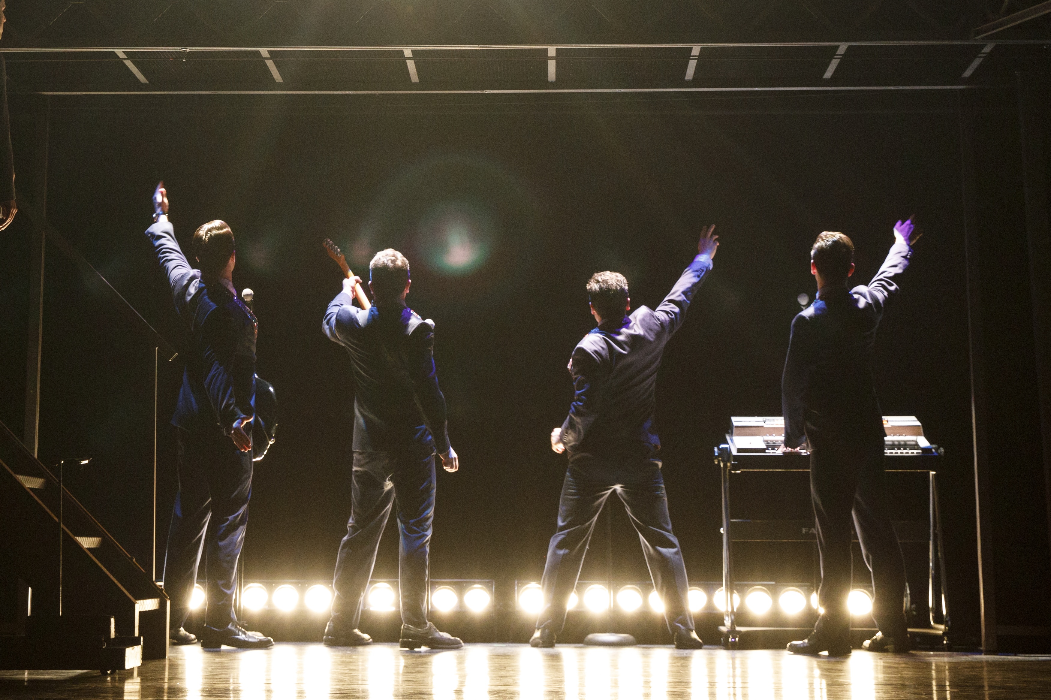 Boy Bands and Girl Groups