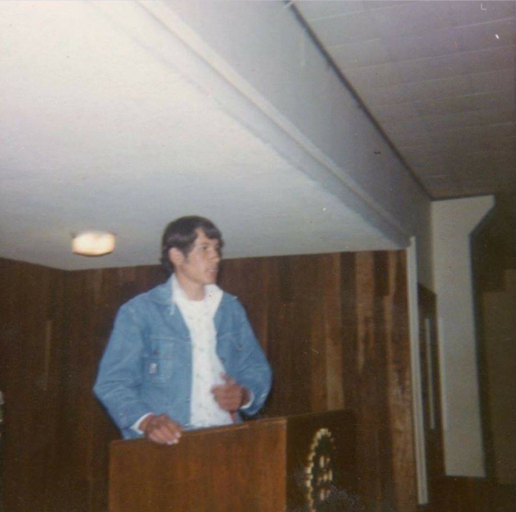 Detras  de la Trinchera
