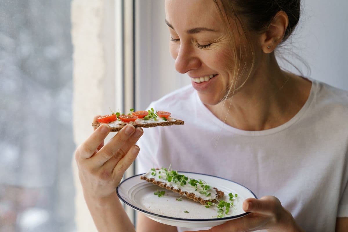 Episode 390: Q+A - Can Eating “Too Little” Stall Fat Loss?