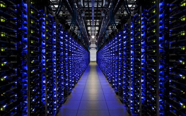 "Eddington" (2025, Dir: Ari Aster) w/ John Wilmes "Eddington" (2025, Dir: Ari Aster) w/ John Wilmes