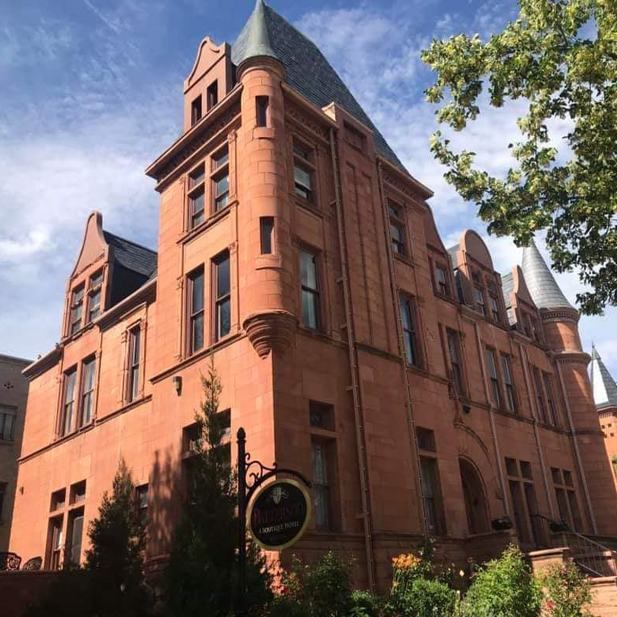History Goes Bump: Ghost Tours For The Mind