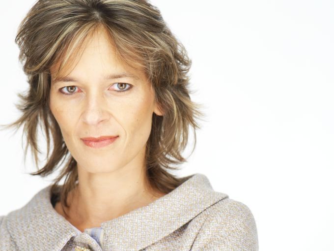 Ep 17: Emma Cookson of You & Mr. Jones on Simplification