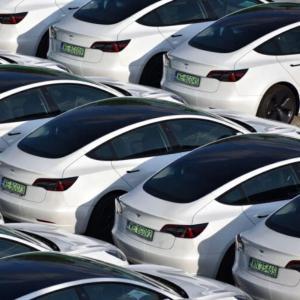Death of the Small Phone and The State of EVs