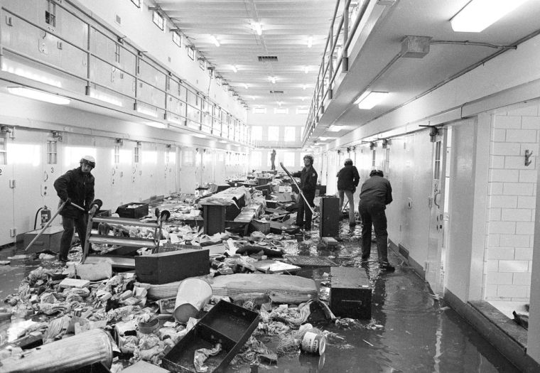 Ep. 304 - Of Jail Riots, Ghosts and the Penitentiary of New Mexico