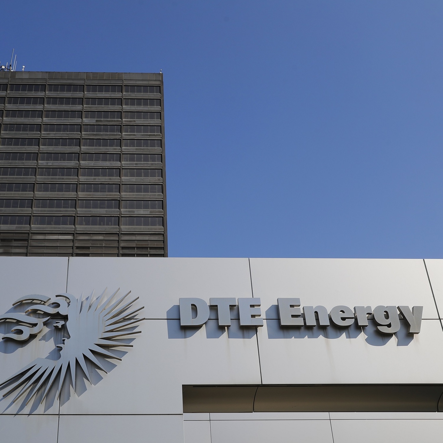 cover of episode Head of major US gas utility outlines path to net-zero emissions