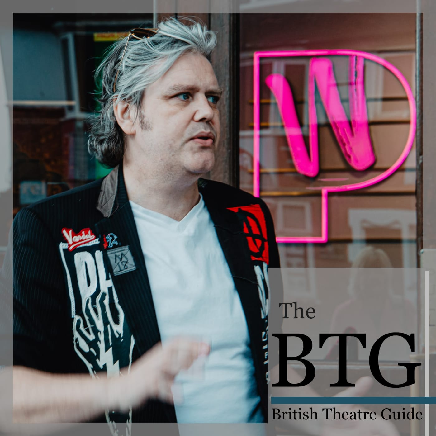 Watford gets giant Stephen Fry in panto Watford gets giant Stephen Fry in panto