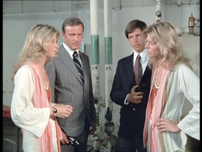 FILE 071 - THE BIONIC WOMAN - ”Mirror Image”