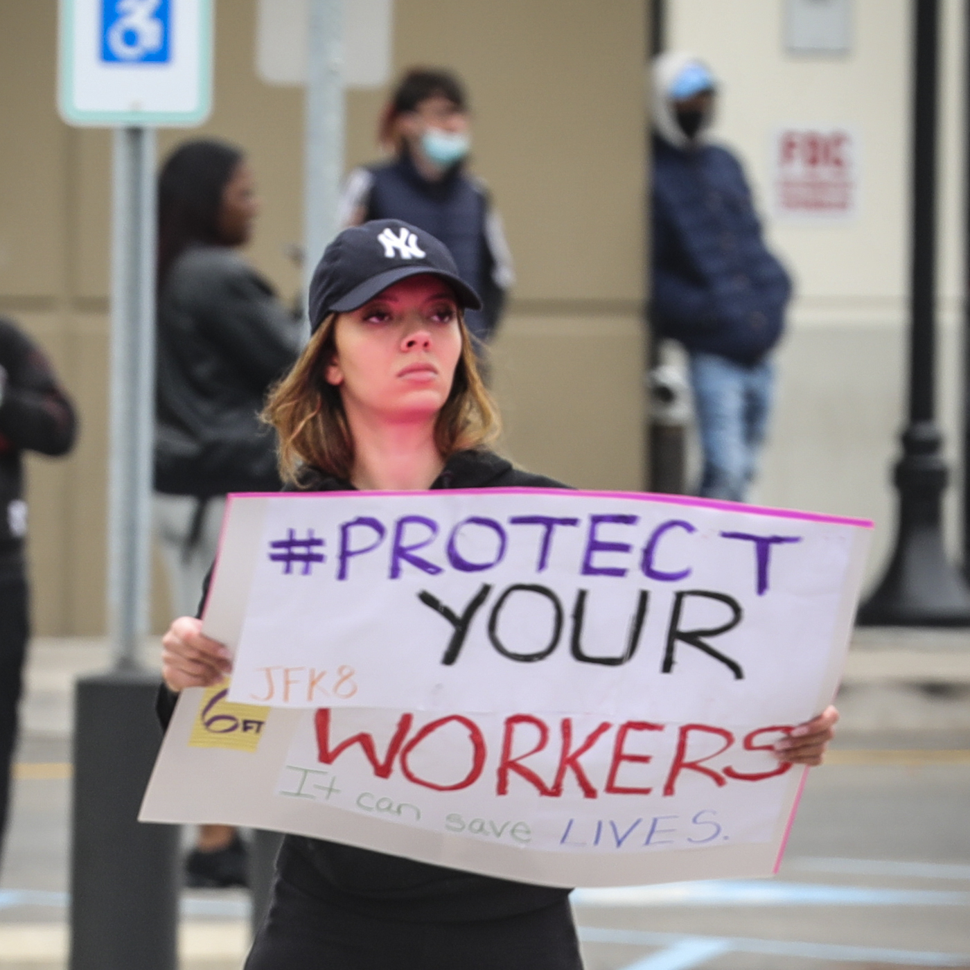 cover of episode Investors press Amazon, other companies on COVID-19 workforce concerns