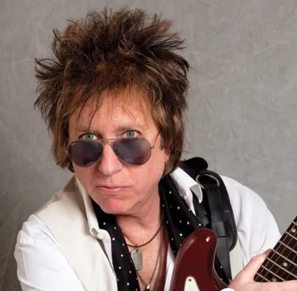 356: Ricky Byrd - Guitarist, Member of the Rock and Roll Hall of Fame