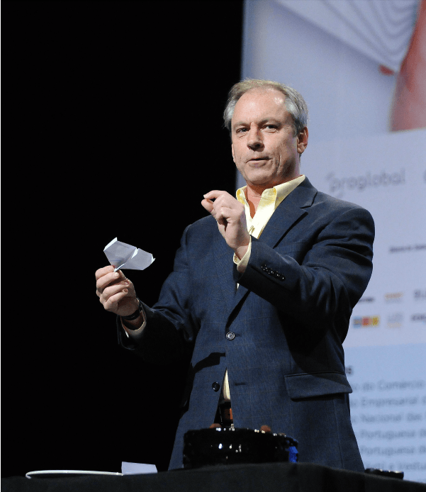 🎙️New Episode: The Psychology of Influence, Human Connection & High-Performance Communication with Bob Phibbs | Real English Conversations For Global Professionals