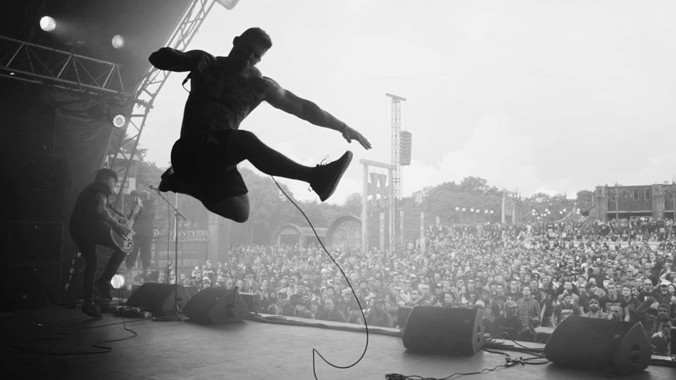LLA bonus episode with Harm's Way vocalist  James Pligge on powerlifting, staying in shape on the road, and the new record Posthuman