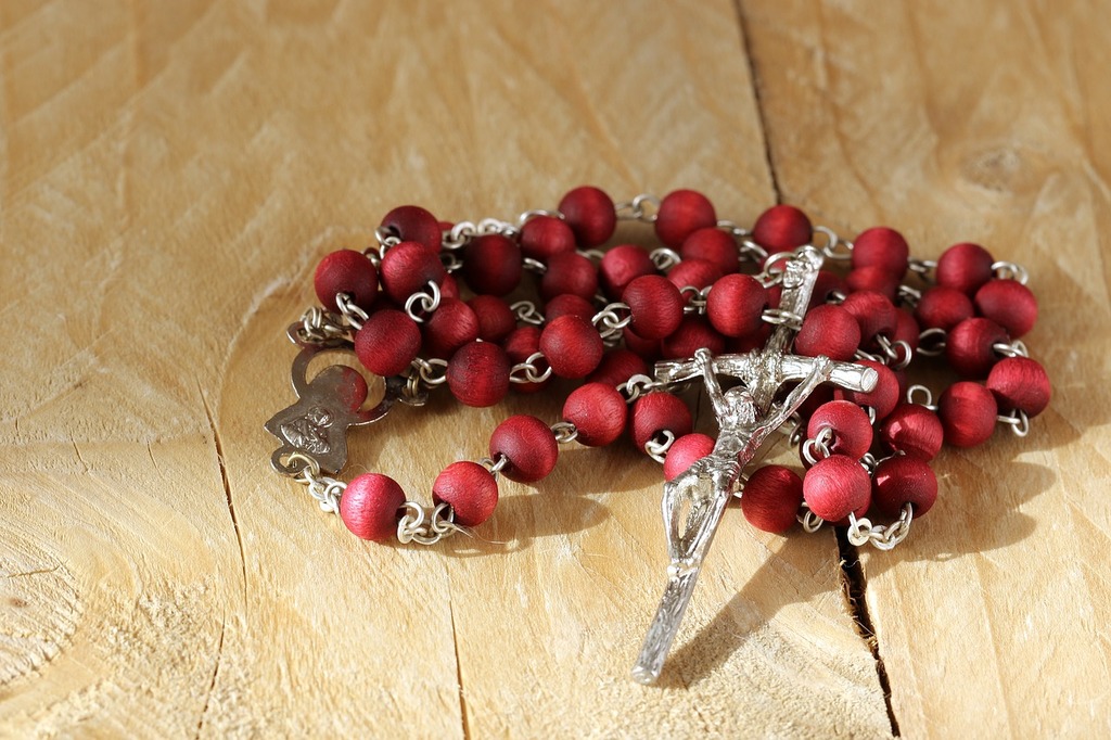 Pray the Holy Rosary with Fr. Paul Yi
