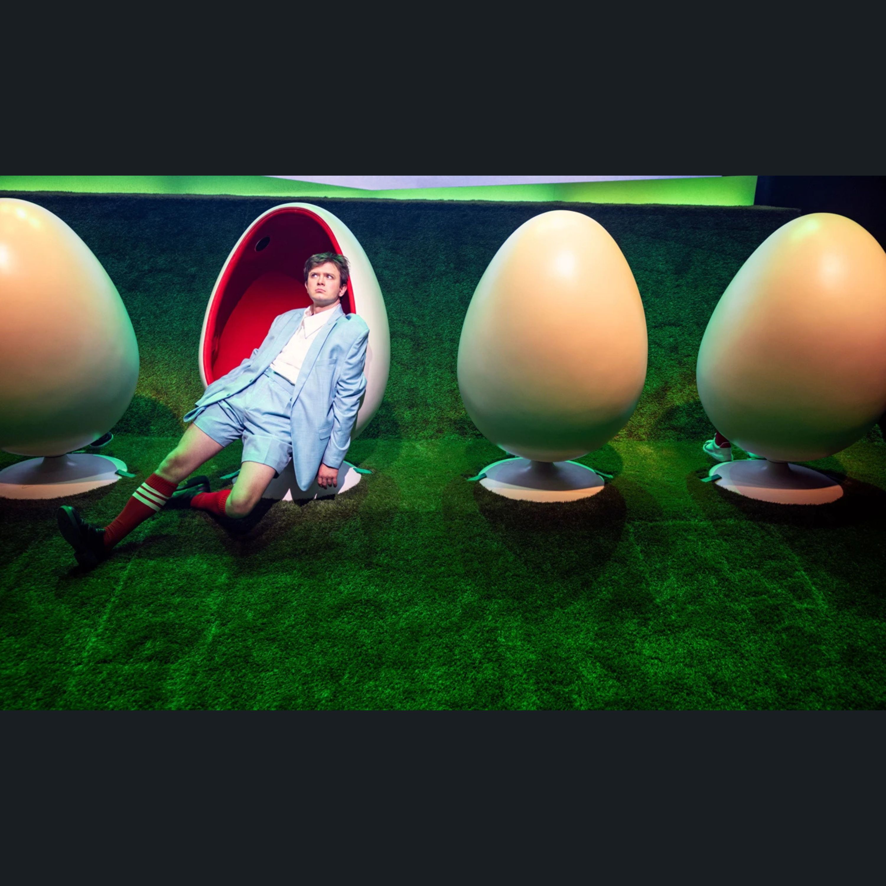 Teaterbussen - radioanmeldelser af scenekunst