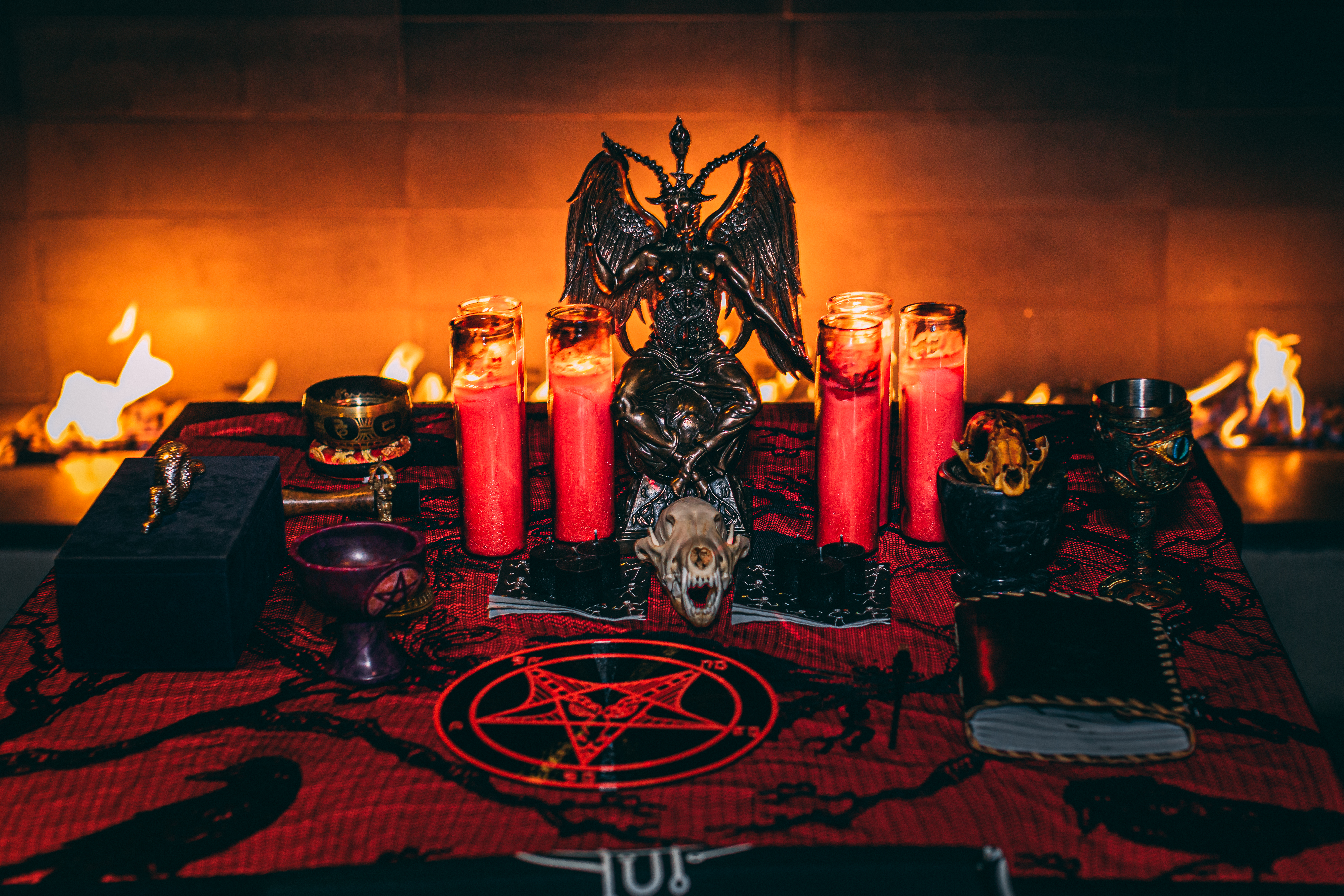 cover of episode Episode 185 - The Year In Satanism