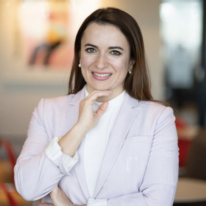 S:6 E:25 Unlocking Your Leadership Potential with Elena Agaragimova. Author Of, The Rough Guide to Awesome Leadership