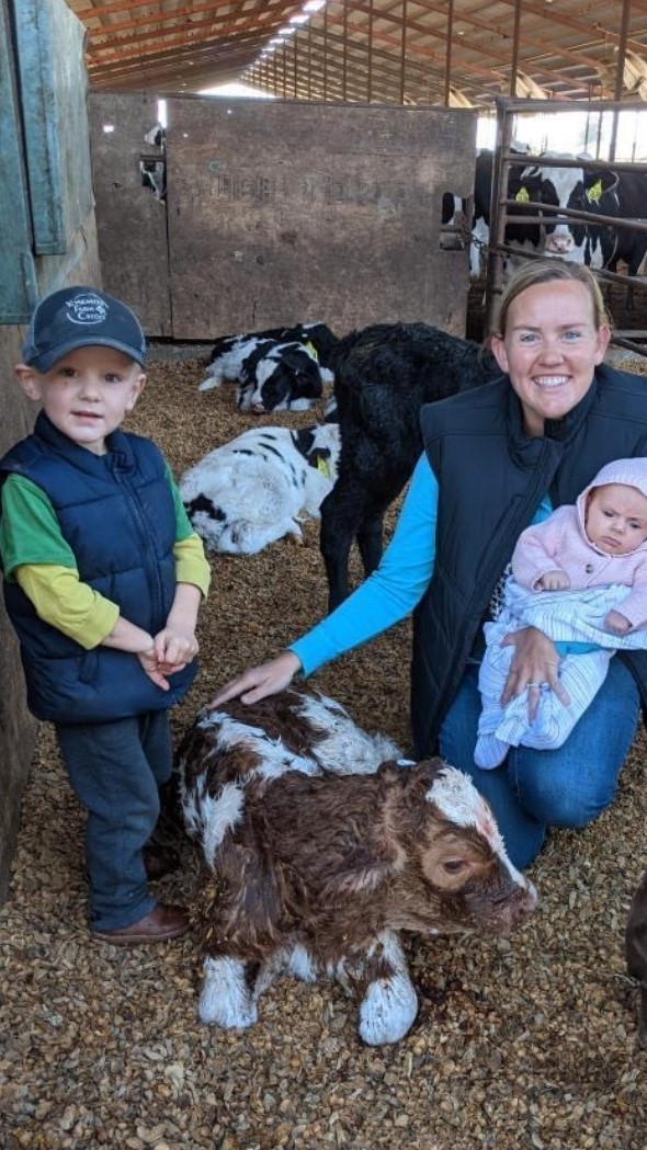 What The Farm Podcast - Real life conversations about agriculture and how it affects the consumer\'s food. From farming to marketing.