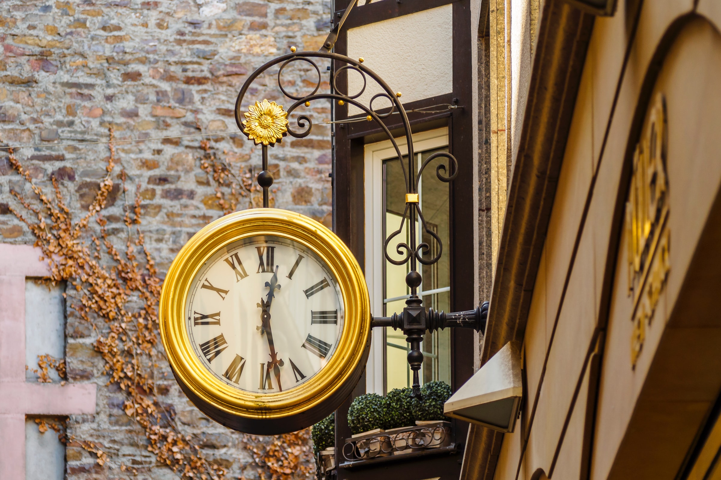 942. How Deadlines And Due Dates Help Us Give Birth To Our Projects