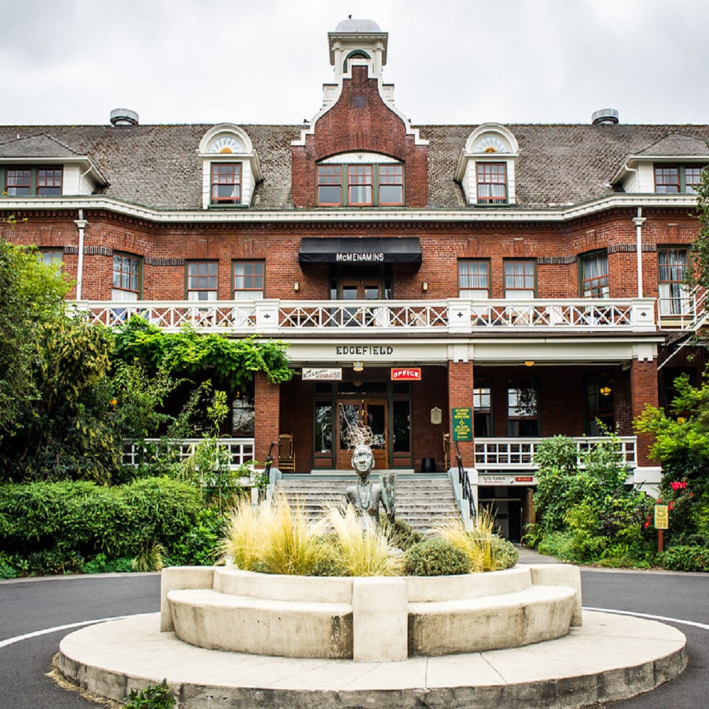History Goes Bump: Ghost Tours For The Mind