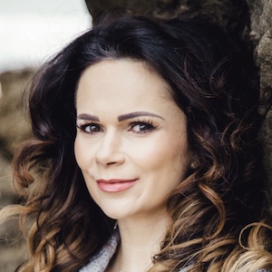 cover of episode How can Sound Baths reduce Anxiety, Stress and Depression: Agnes Kazmierczak