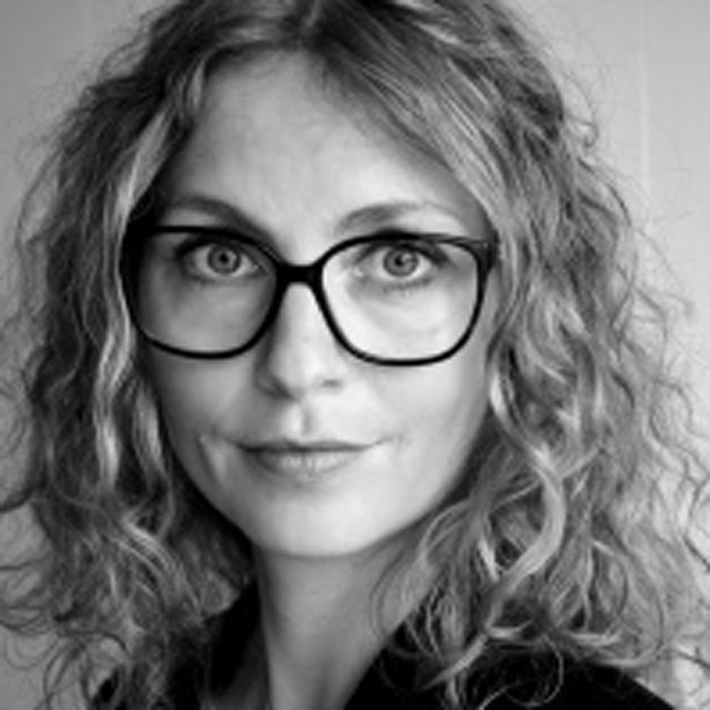 cover of episode Folge 12: „Bau Dir rechtzeitig ein Netzwerk auf” – Katrin Kuch, 6 Monate Selbständig, Dipl. Medienwissenschaftlerin & Dipl. Kommunikationsdesignerin