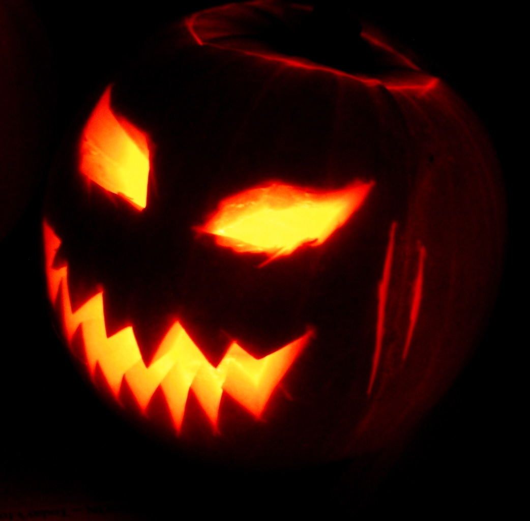Lovecraft eZine: A Horror Podcast That Feels Like Hanging Out With Friends