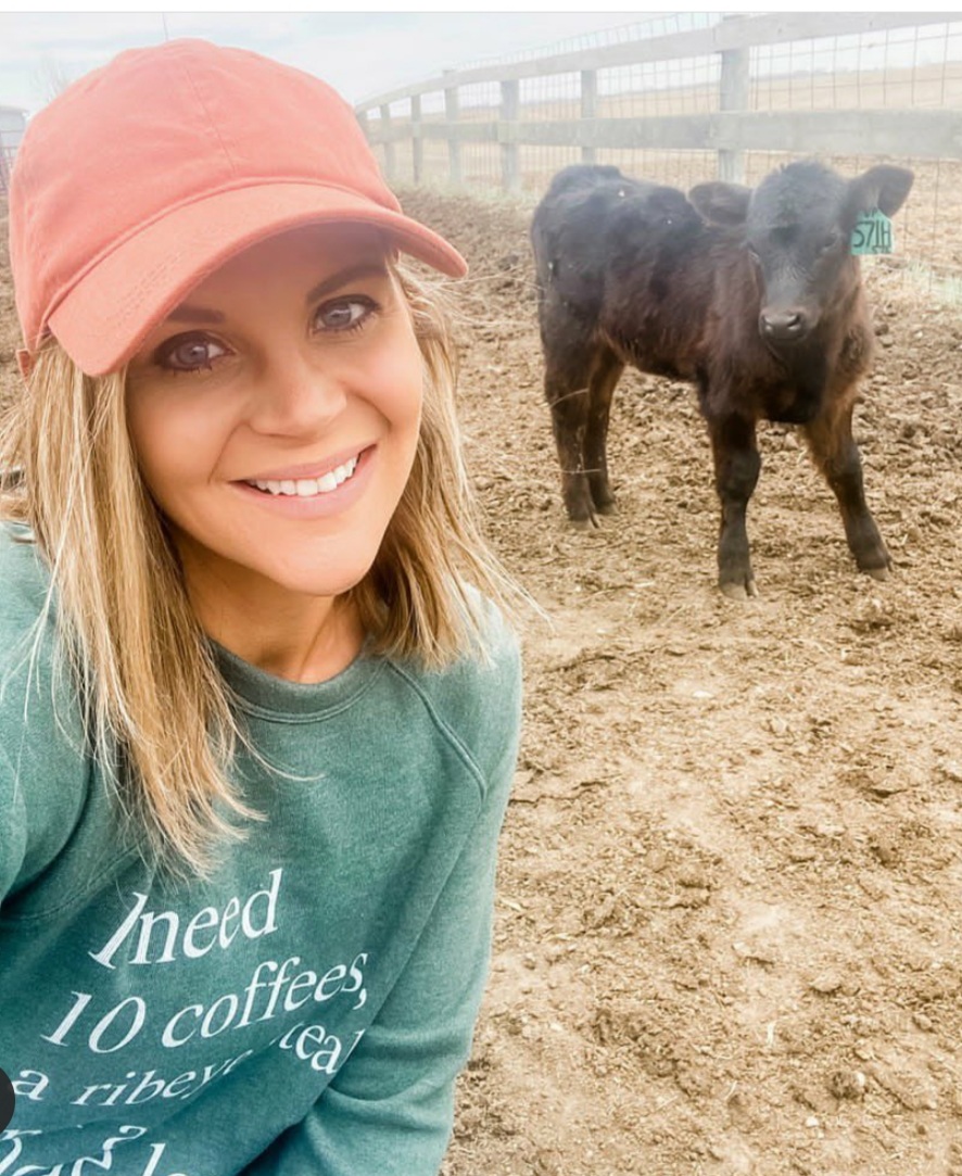 What The Farm Podcast - Real life conversations about agriculture and how it affects the consumer\'s food. From farming to marketing.
