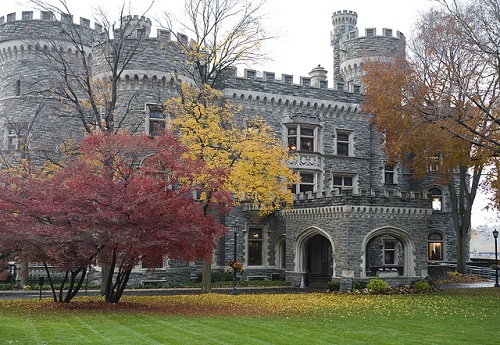 History Goes Bump: Ghost Tours For The Mind