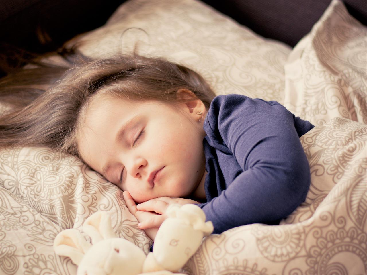 Deep Sleep Story: Bedtime Stories For Grown Ups, Stories to Fall Asleep To