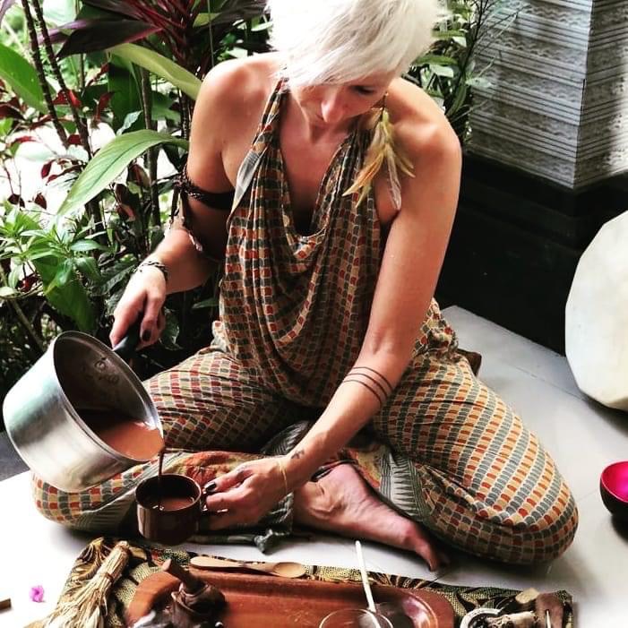 Episode 132:  Lynette Allen:  A Woman's Blessing/Sacred Ceremonies/Cacao/Meditation/Alignment/Empowerment