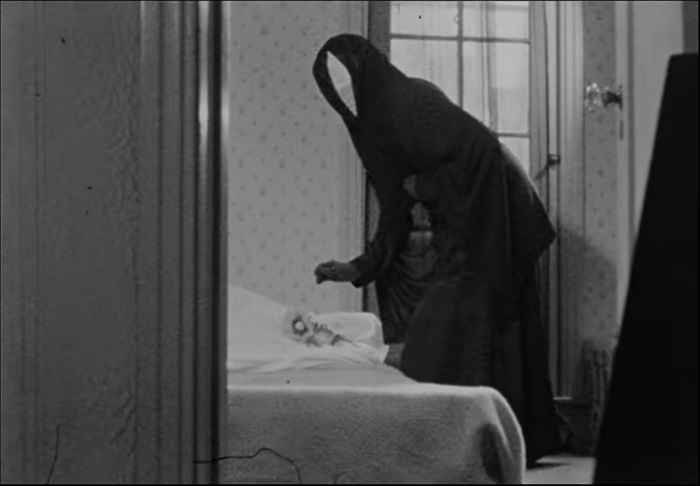 Short Ends: Meshes of the Afternoon (1943) Short Ends: Meshes of the Afternoon (1943)