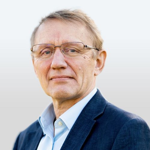 Will Robots Choose What Drugs We Take in the Future? Psychiatrist Dr Raj Persaud talks to a pioneer of AI drug discovery