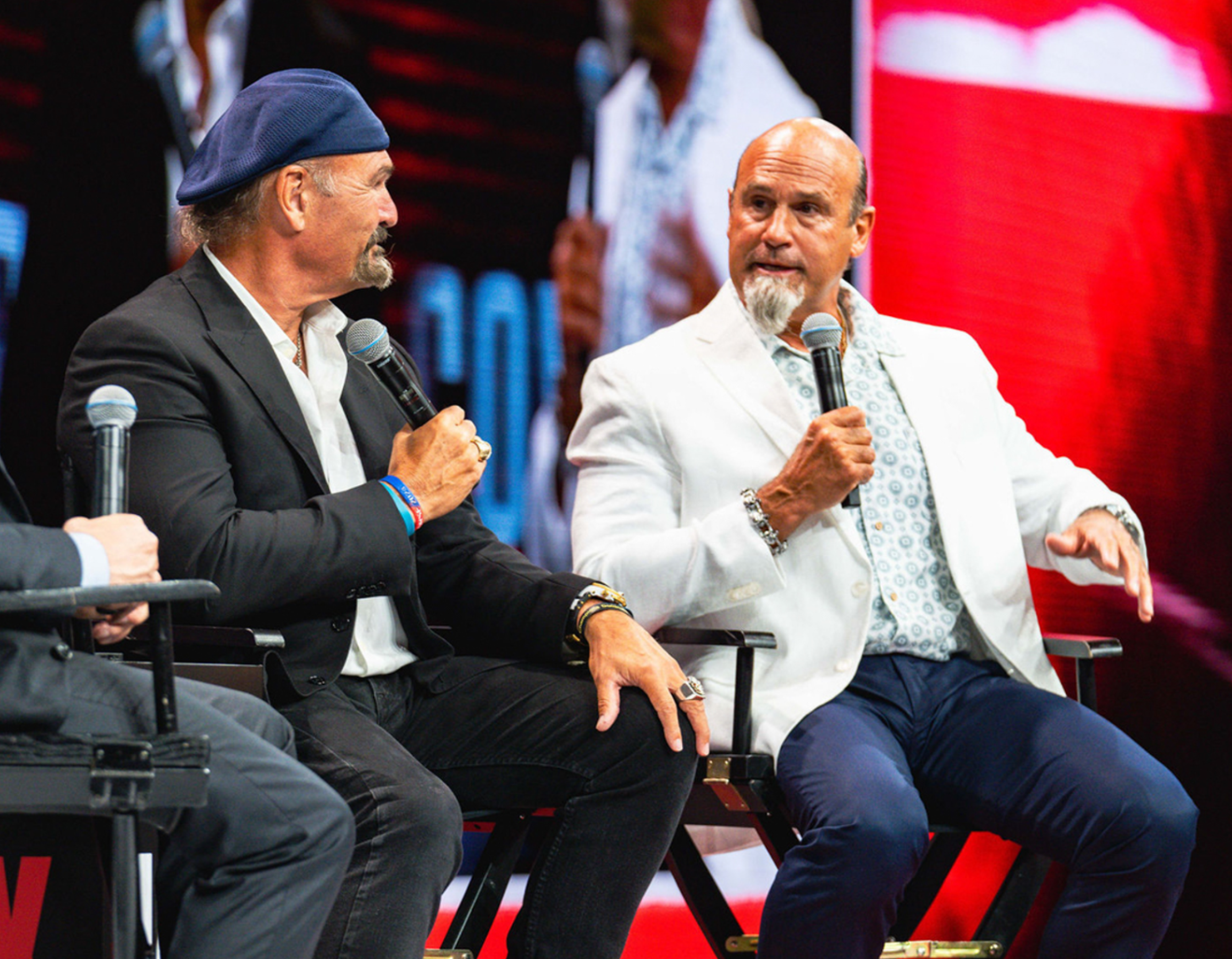 🏈 NAJARIAN SPORTS 🏴‍☠️ with @petenajarian College football drama alert! 🔥 Lane Kiffin's daughter dating an LSU linebacker? Diabolical!