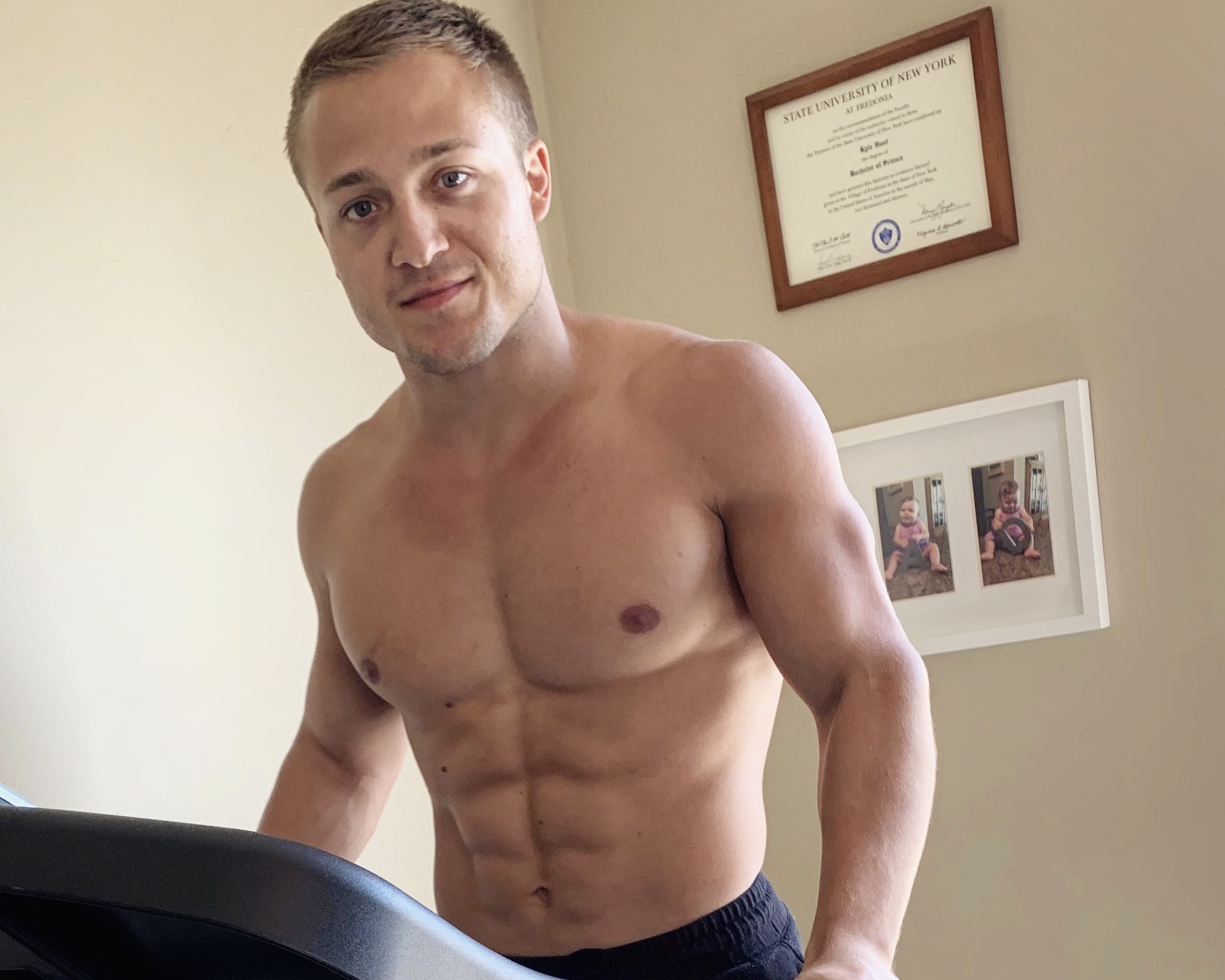 Ep 262: My Most Embarrassing Gym Moment, Bodyweight Powerlifting, and Maintaining Motivation During Quarantine Q&A
