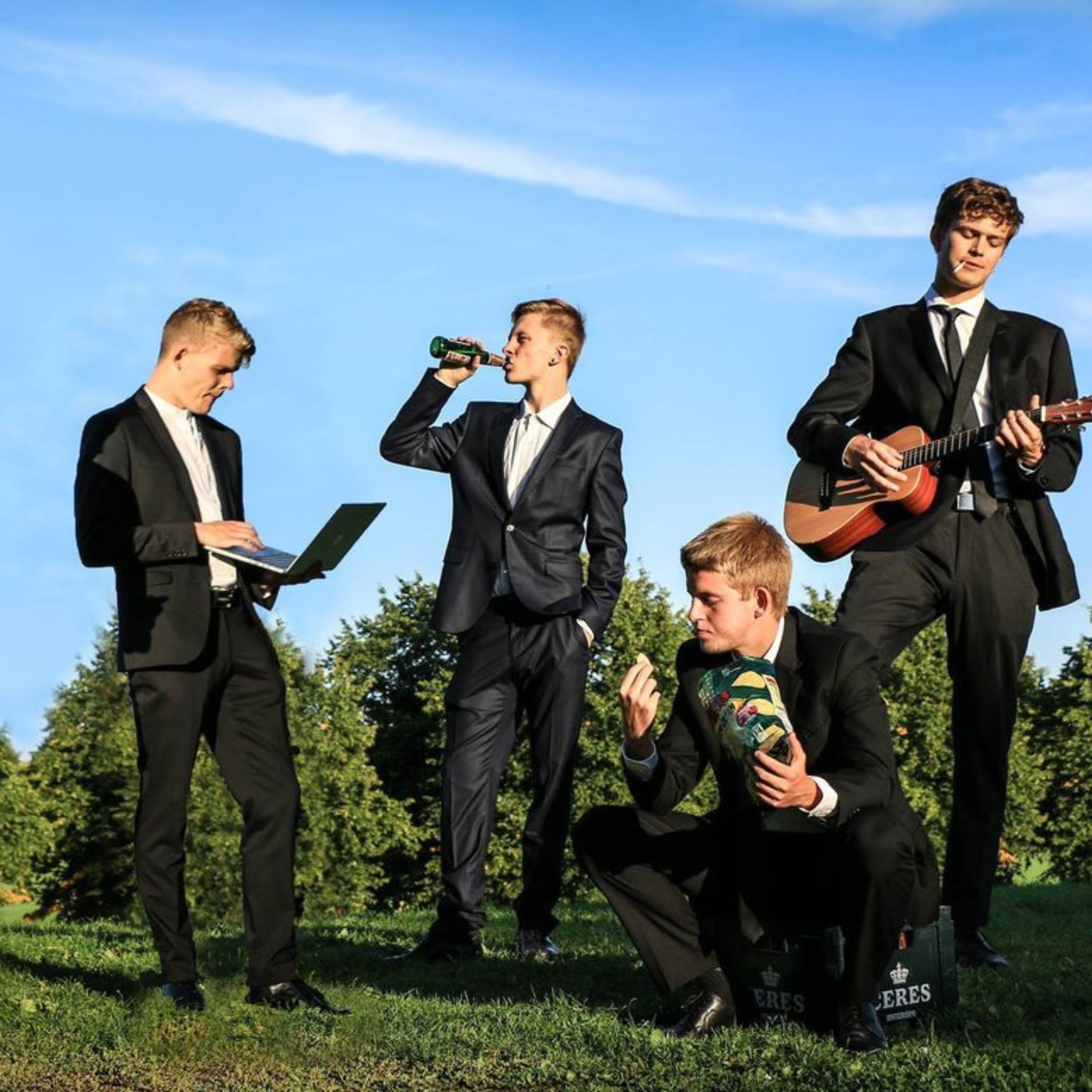 Teaterbussen - radioanmeldelser af scenekunst