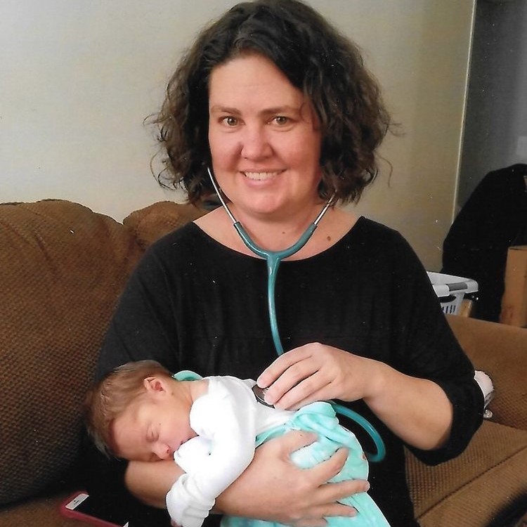 Episode 48: Giving Birth at Home-Midwife Sienna Flanders